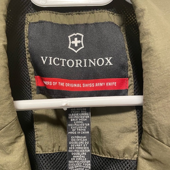 Rare BNWT Victorinox water repellent nylon coat - Picture 3 of 6